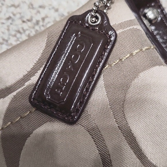 EUC Coach signature Women's metal chain stud shoulder bag & wallet set, tan - Picture 3 of 16